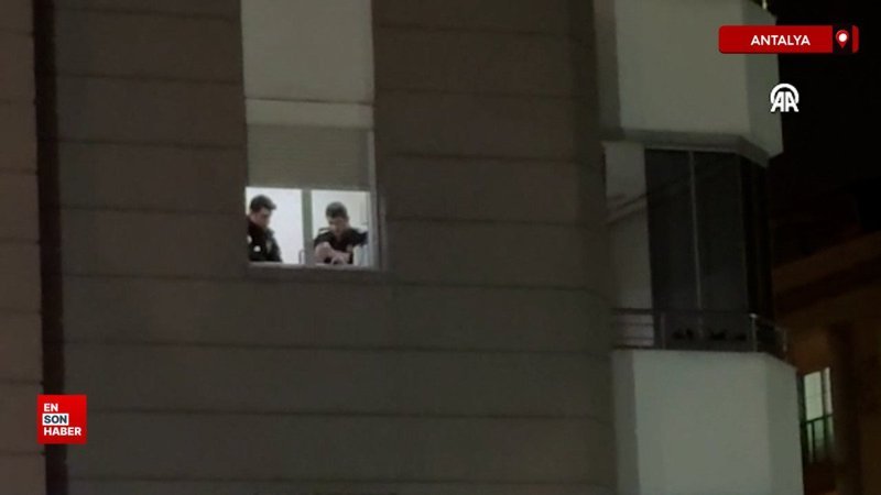 Antalya'da uyuşturucu bağımlısı olduğu iddia edilen kişi anne ve babasını rehin aldı