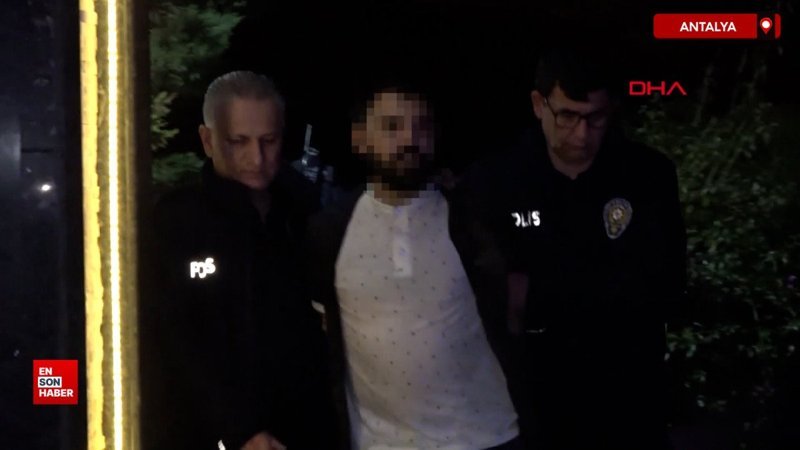 Antalya'da anne ve babasını eve kilitledi, polis kapıyı kırıp içeri girdi