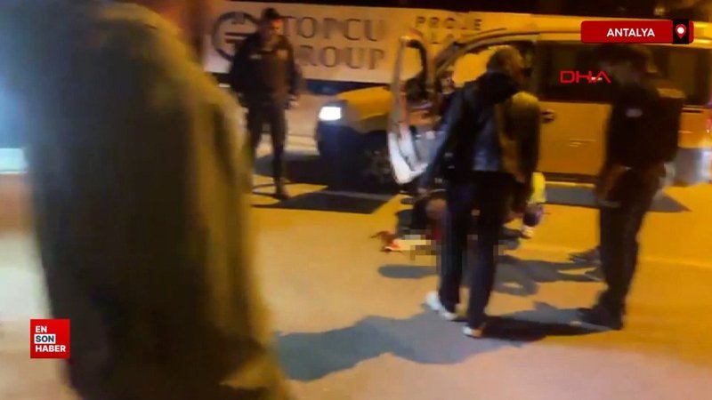 Antalya'da bıçaklı kavgada 1 kişi yaralandı