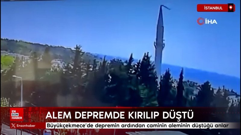 Büyükçekmece’de depremin ardından caminin aleminin düştüğü anlar
