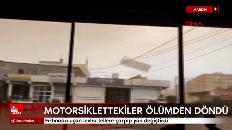 Mardin'de fırtınada uçan levha tellere çarpıp yön değiştirdi