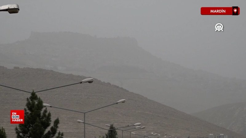 Mardin'in üzerini toz kapladı