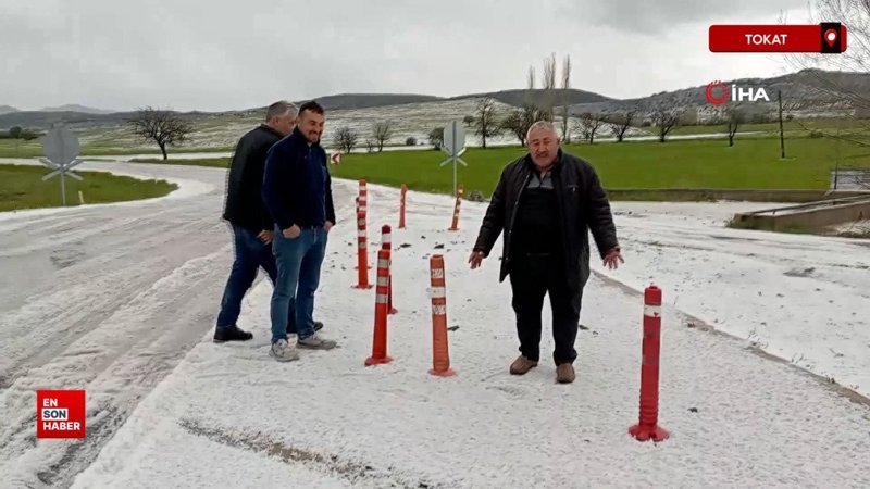Tokat’ta etkili olan dolu yağışı araziyi beyaza bürüdü