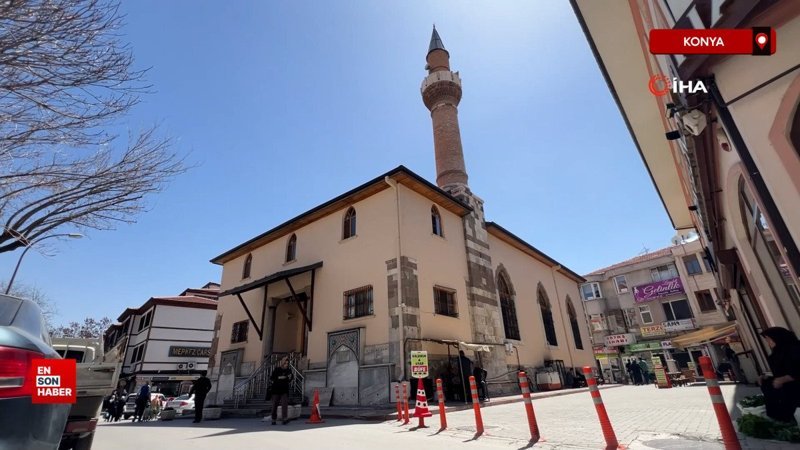 Konya'da 616 yıldır güneş ışığı ile namaz vakitlerini gösteriyor
