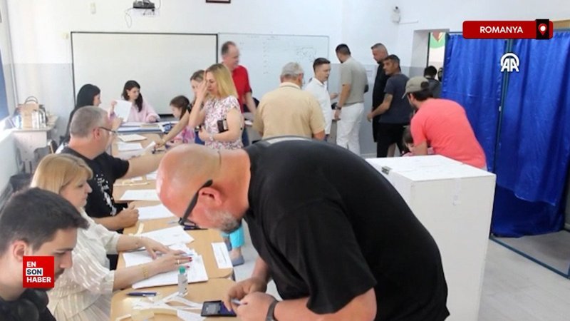 Romanya'da halk yeni cumhurbaşkanını belirlemek için sandık başında