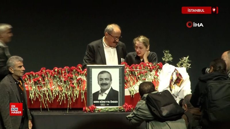 Sırrı Süreyya Önder'in kızı gözyaşlarına boğuldu