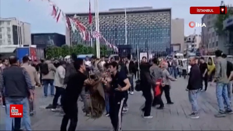 Taksim’de iki grup arasında kavga kamerada