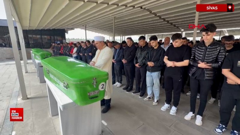 Sivas'ta boğazları kesilerek öldürülen kardeşler gözyaşlarıyla uğurlandı