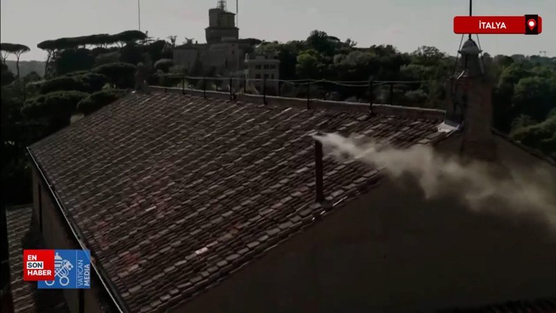 Vatikan'da yeni Papa seçildi