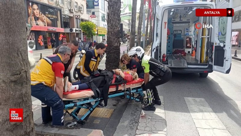 Antalya'da kaza yapan motosikletlinin hayatını kask kurtardı