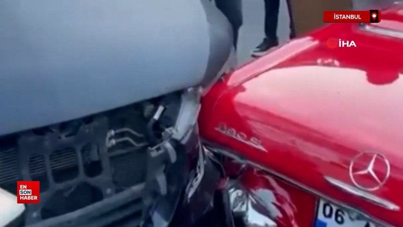 İstanbul'da vale teslim aldığı lüks klasik araçla böyle kaza yaptı