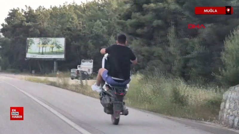 Muğla'da motosiklet sürücüsünün tehlikeli yolculuğu