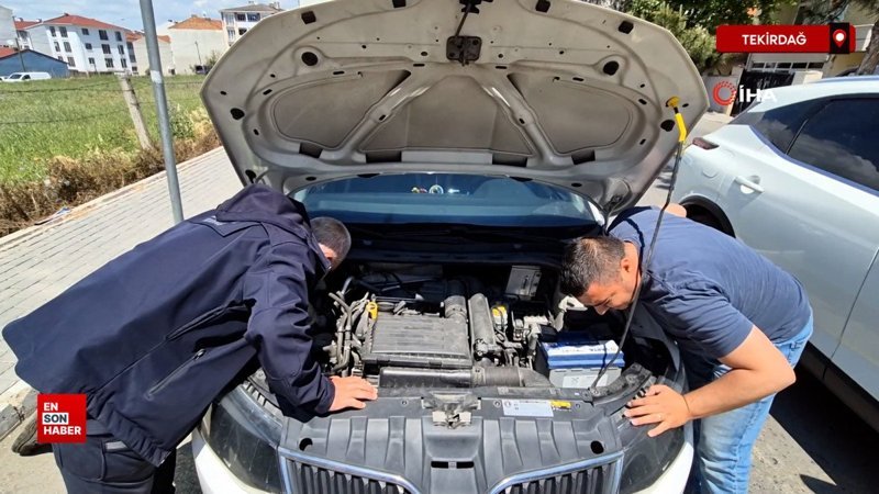 Tekirdağ'da araçta mahsur kalan kedi 2 saatlik operasyonla kurtarıldı