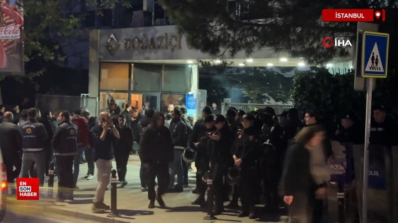 Boğaziçi Üniversitesi'nde Nurettin Yıldız'a yumurtalı saldırı