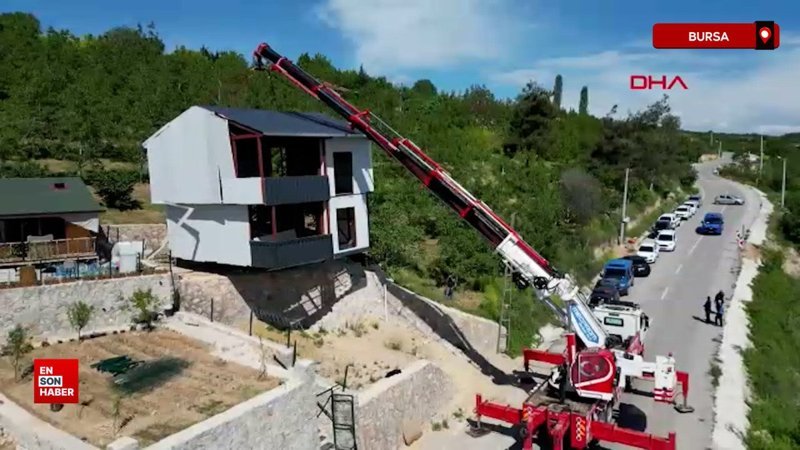 Bursa’da vinçle taşınan çelik konstrüksiyon evin sahibi konuştu