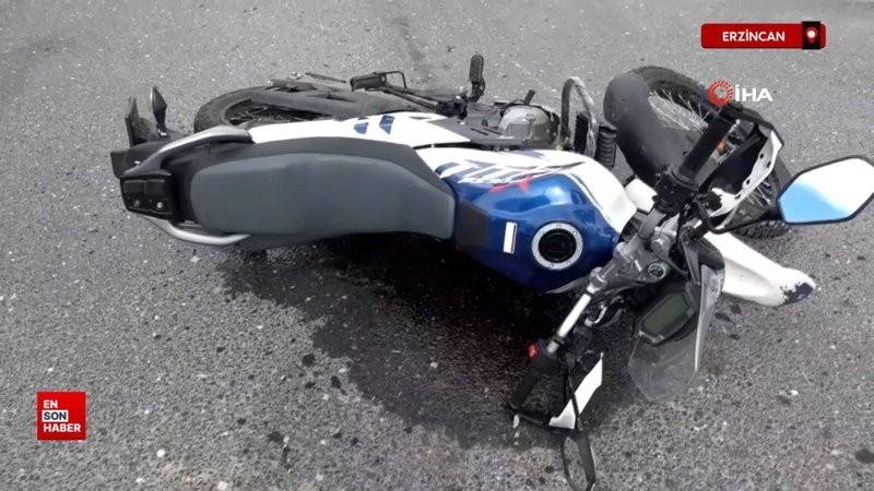 Erzincan’da otomobil ile motosiklet çarpıştı