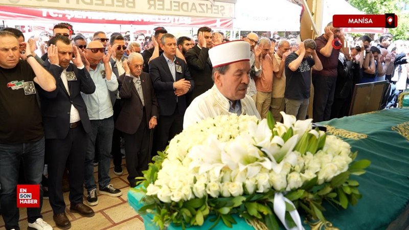 CHP lideri Özel Manisa'da cenaze törenine katıldı