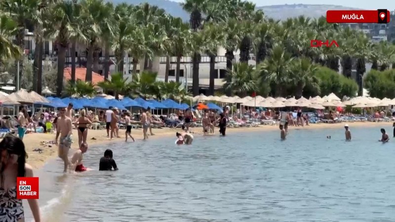 Bodrum sahillerinde bayram yoğunluğu yaşanıyor