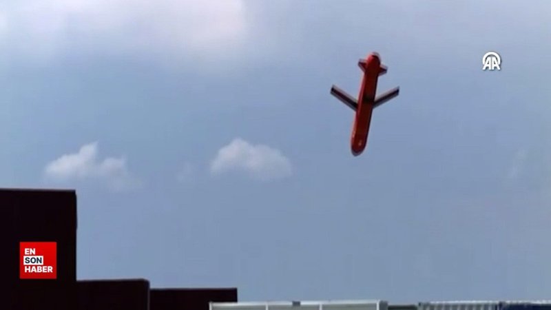 Uzun menzilli seyir füzesi SOM, yerli motoruyla hedefi tam isabet vurdu