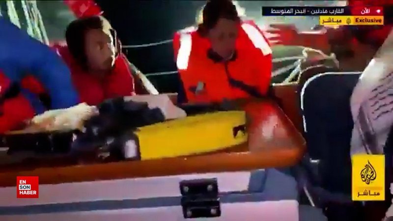 İsrail’in Gazze’ye yardım taşıyan gemiye operasyon anları yayınlandı