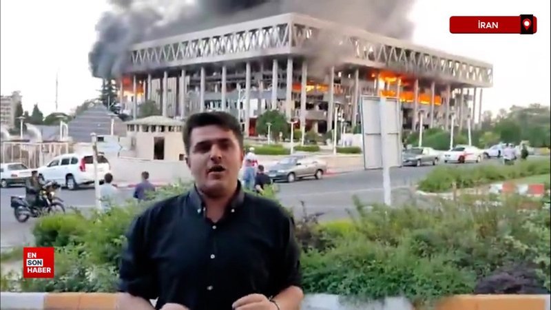 İsrail'in İran devlet televizyonunu vurduğu anlar