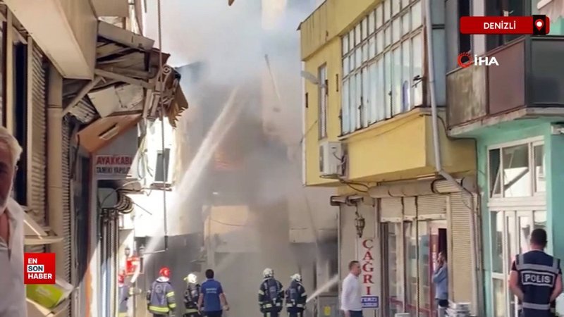 Denizli'de tarihi çarşıdaki yangında çevre işyerleri tahliye edildi