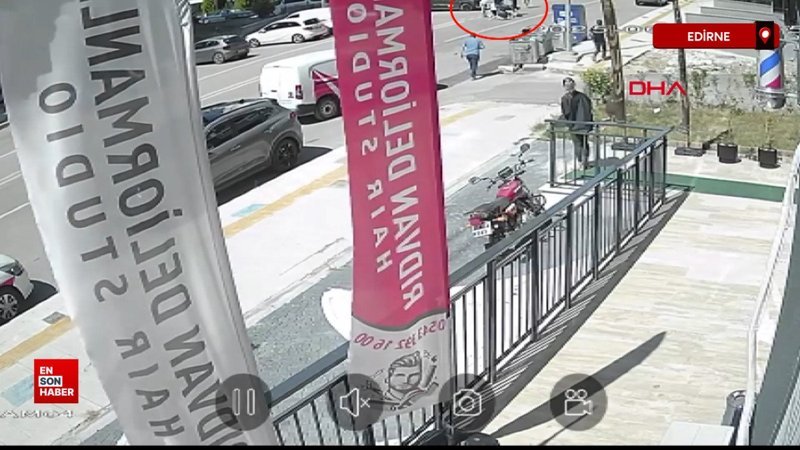 Edirne’de otomobil ile motosiklet çarpıştı