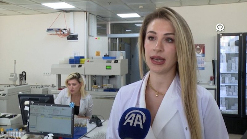  zmir de Doktor Karde ler Ayn Hastanede Bilimsel I birli i Yap yor 