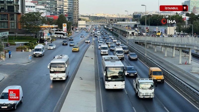 İstanbul'da trafik yoğunluğu oluştu