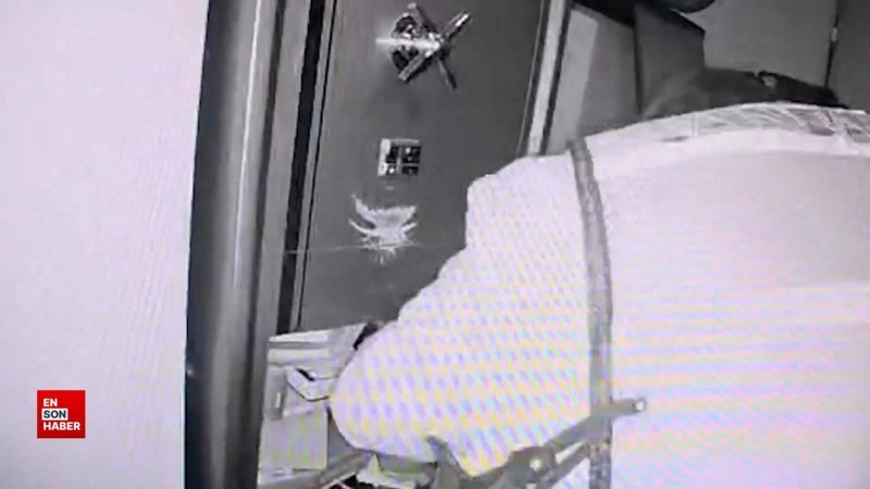 Uşak Belediye Başkanı Özkan Yalım’a ait mekanlarda yapılan arama görüntüleri