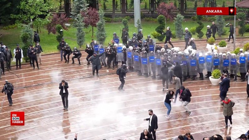 CHP Genel Merkezi'nin tahliyesi için polis ekipleri harekete geçti
